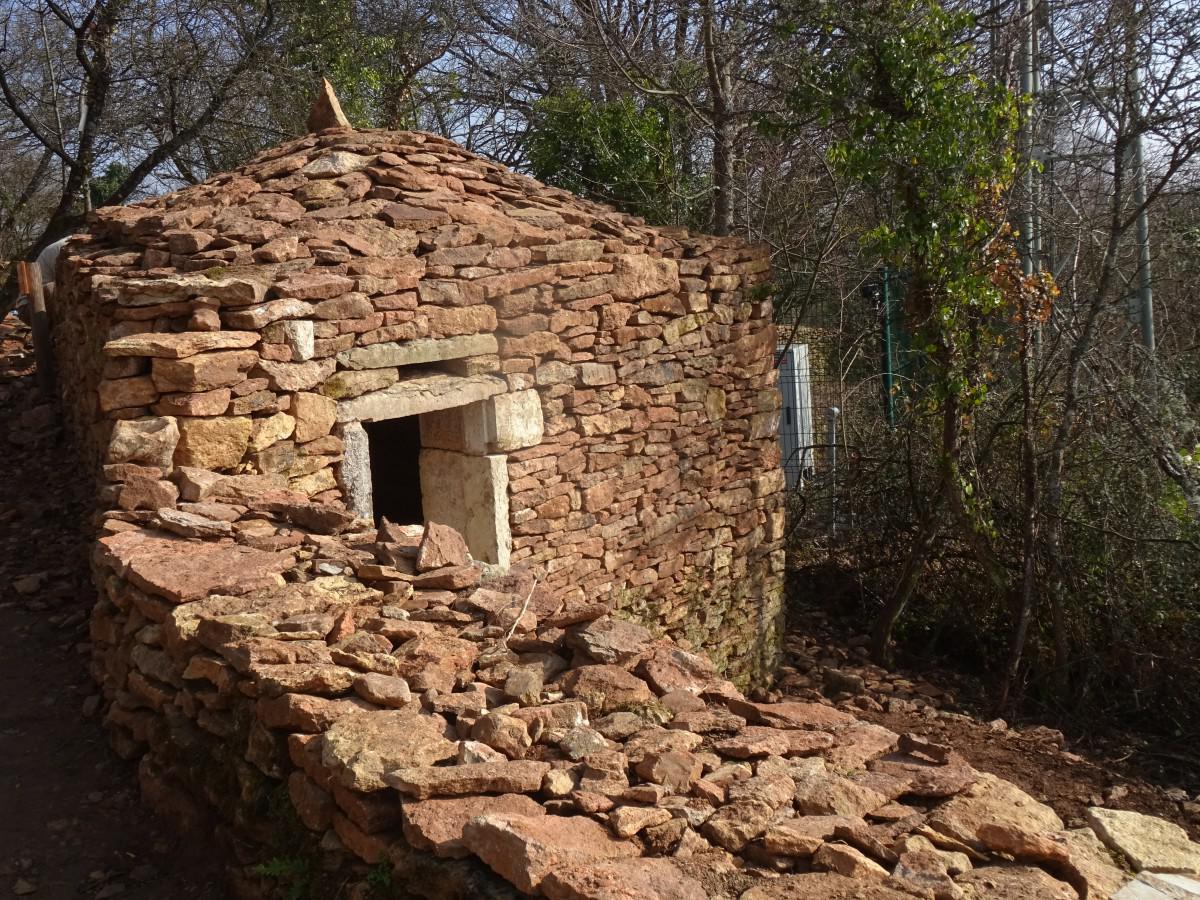 En route vers la cabane pointue