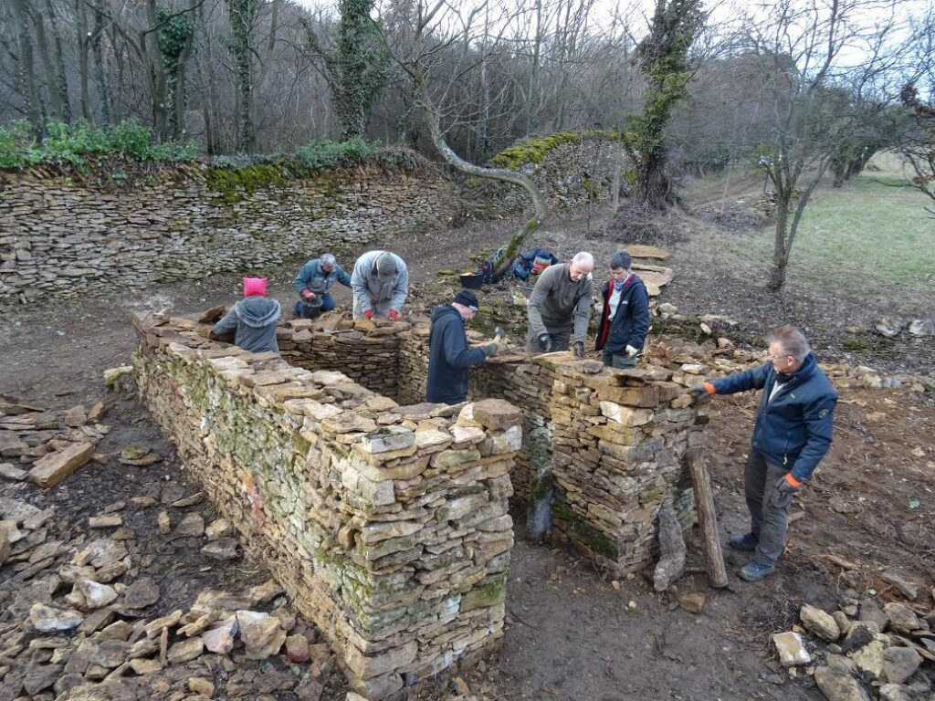 La structure s'élève au fil des semaines
